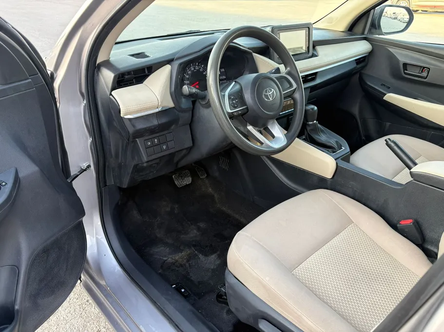 2023 Toyota Yaris  Y 