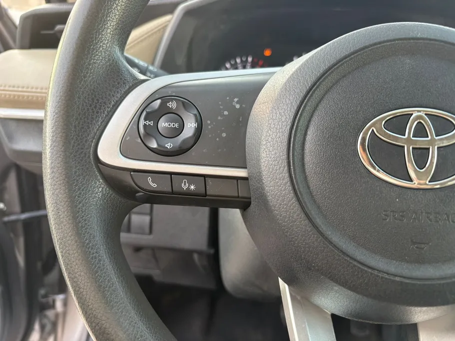 2023 Toyota Yaris  Y 