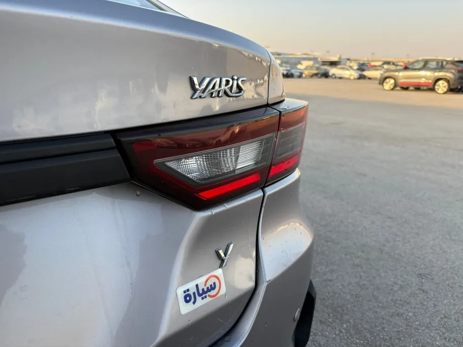 2023 Toyota Yaris  Y 