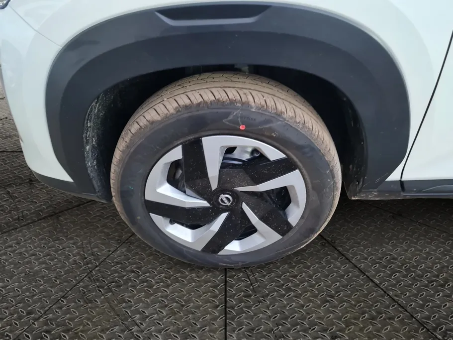 نيسان ماجنايت S 2025 