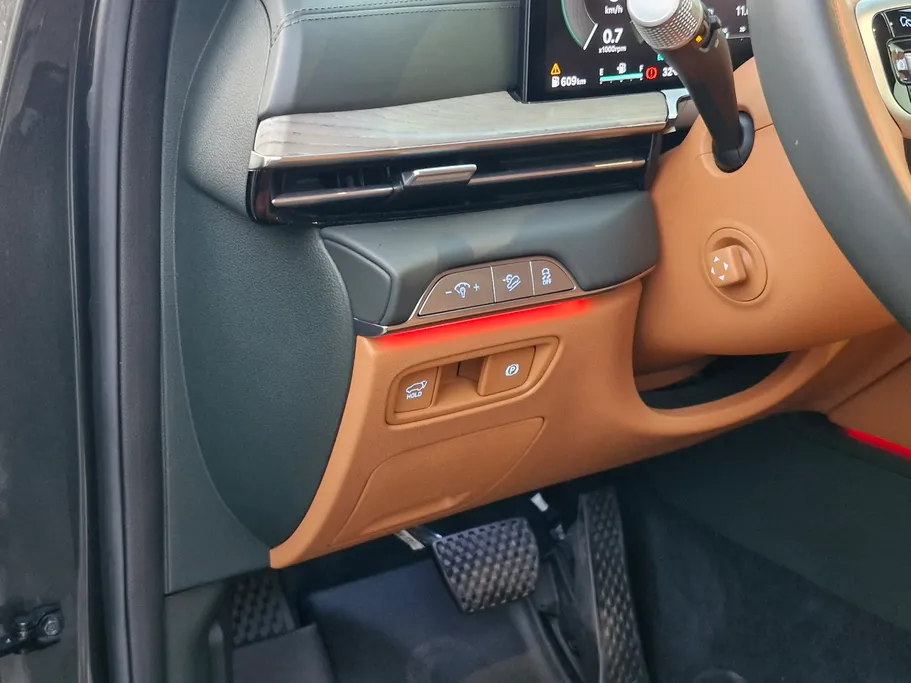 2025 Genesis GV80 Royal 