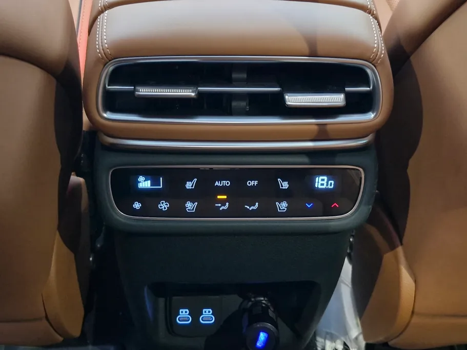 2025 Genesis GV80 Royal 