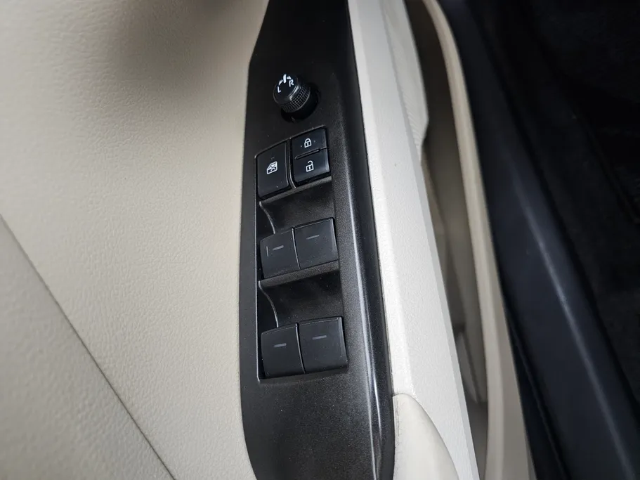 2023 Toyota Camry  LE 