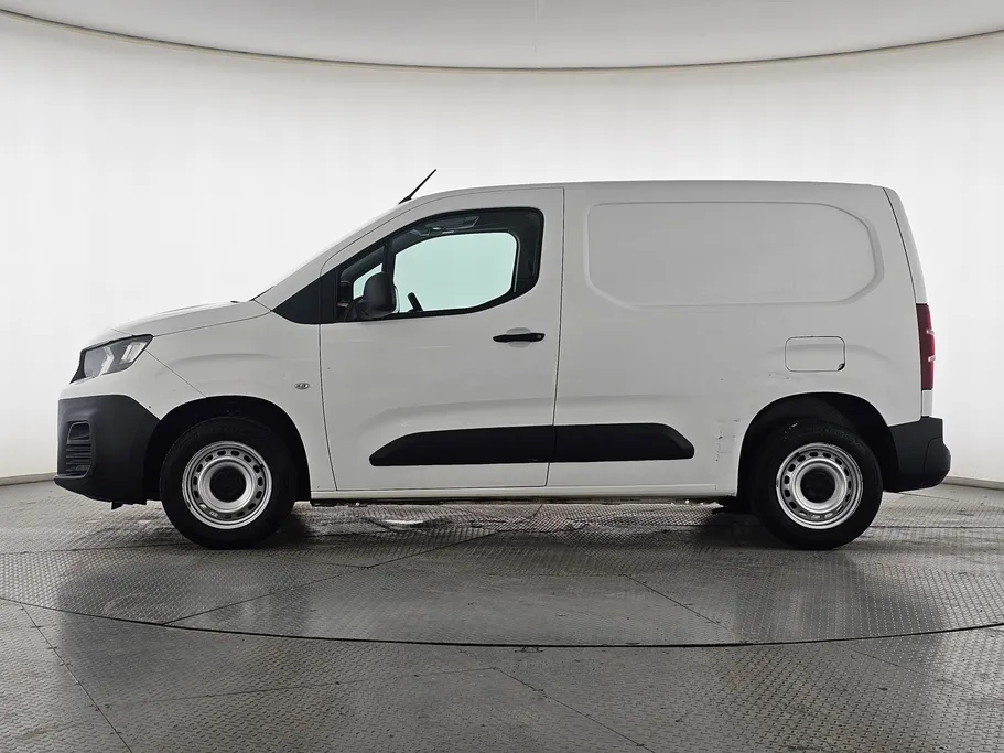2023 Peugeot Partner Short van 