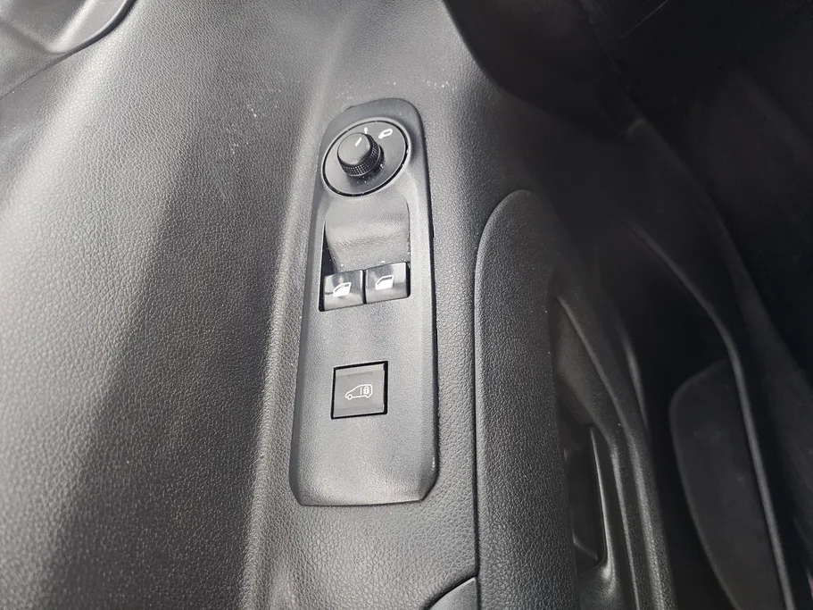 2023 Peugeot Partner Short van 