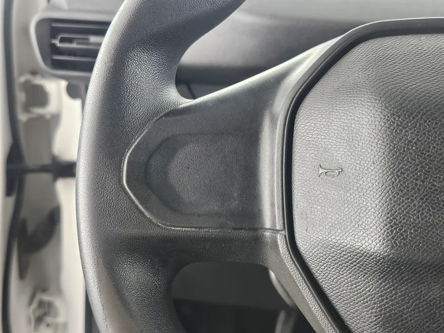 2023 Peugeot Partner Short van 