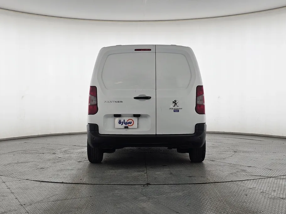 2023 Peugeot Partner Short van 