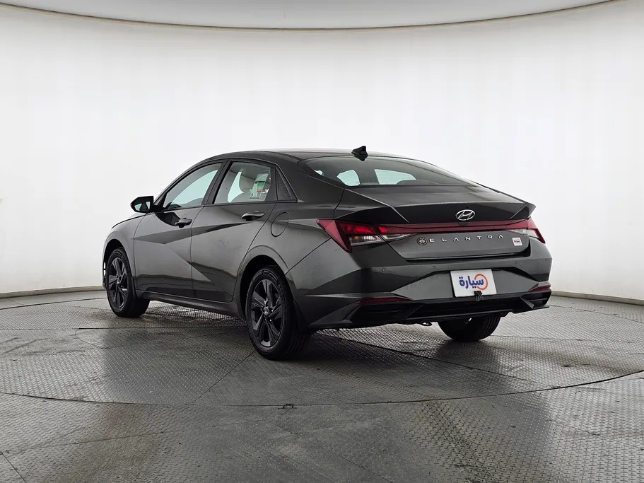 2023 Hyundai Elantra Smart 