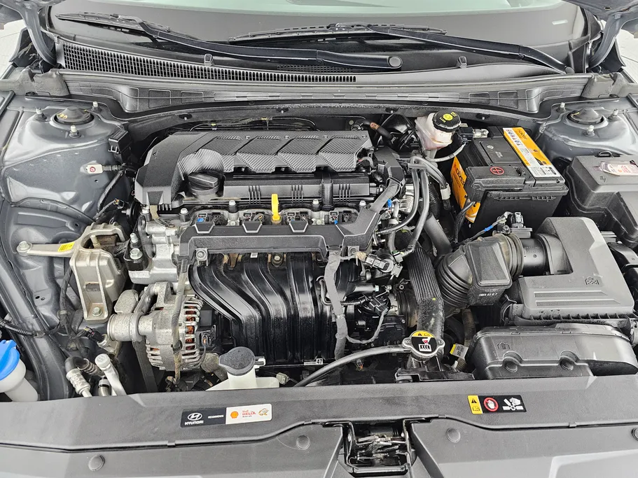 2023 Hyundai Elantra Smart 
