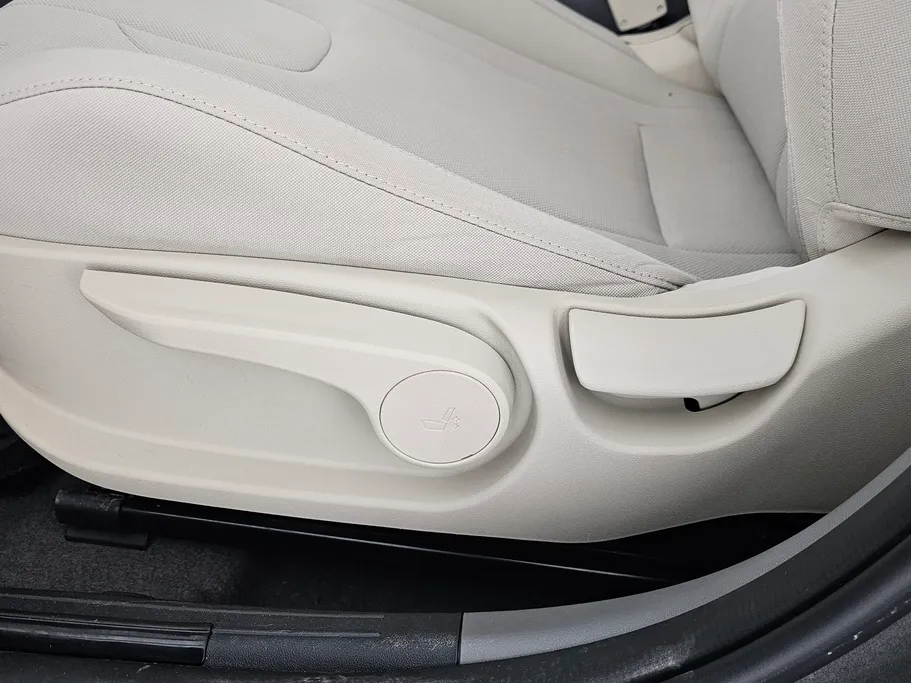 2023 Hyundai Elantra Smart 