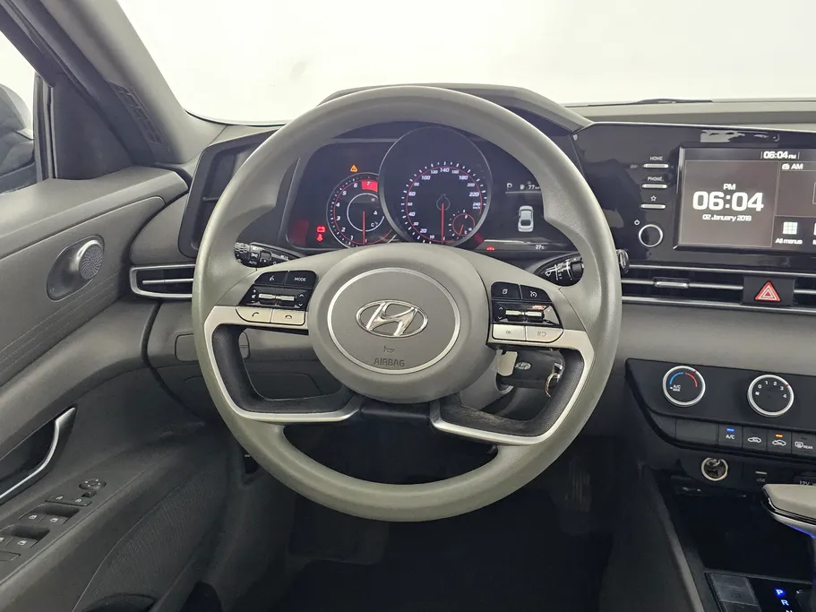 2023 Hyundai Elantra Smart 