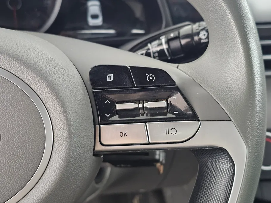 2023 Hyundai Elantra Smart 