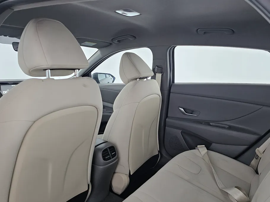 2023 Hyundai Elantra Smart 