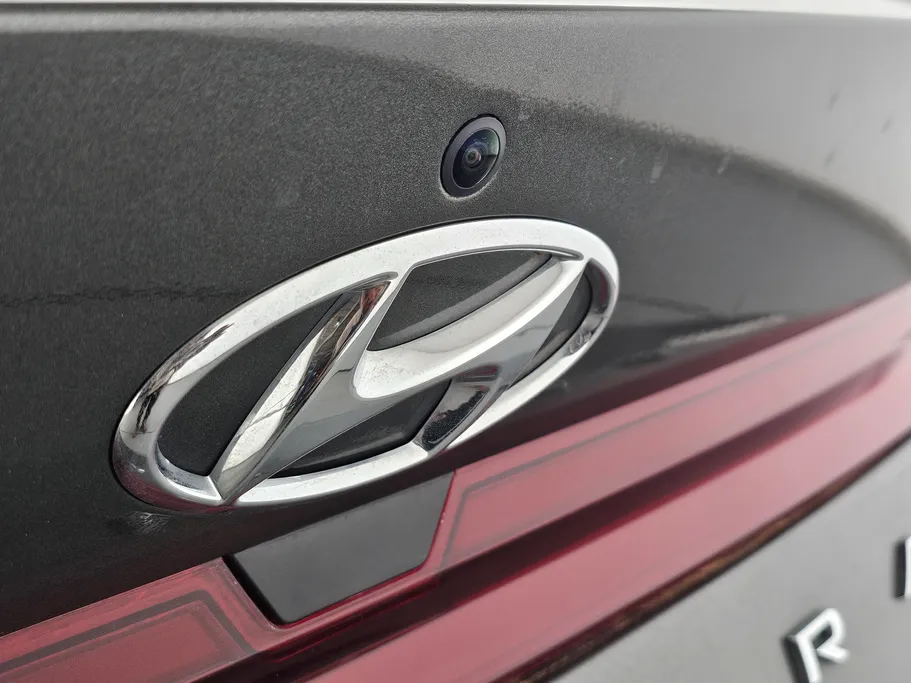 2023 Hyundai Elantra Smart 