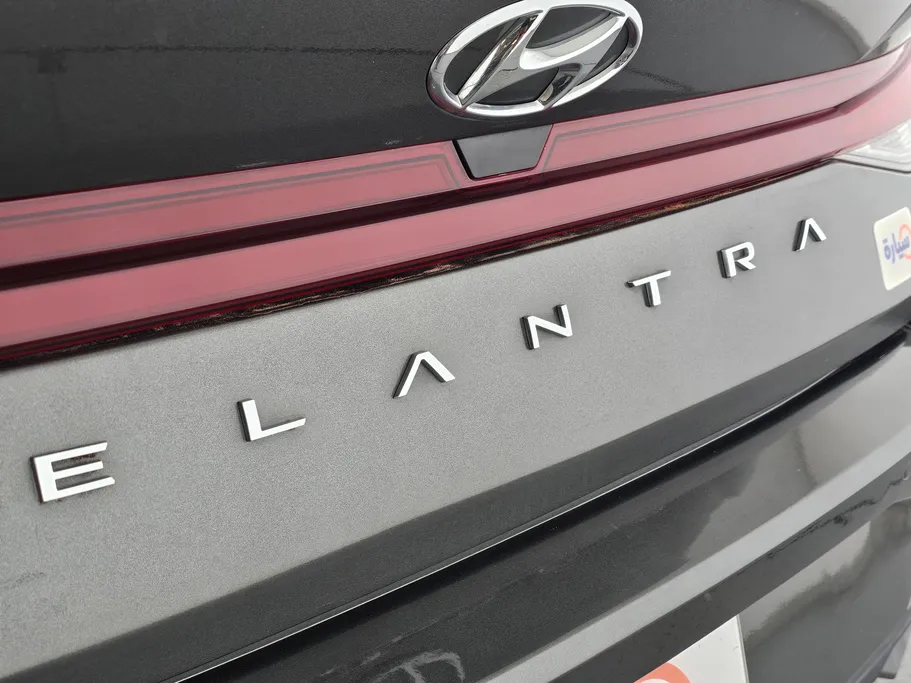 2023 Hyundai Elantra Smart 