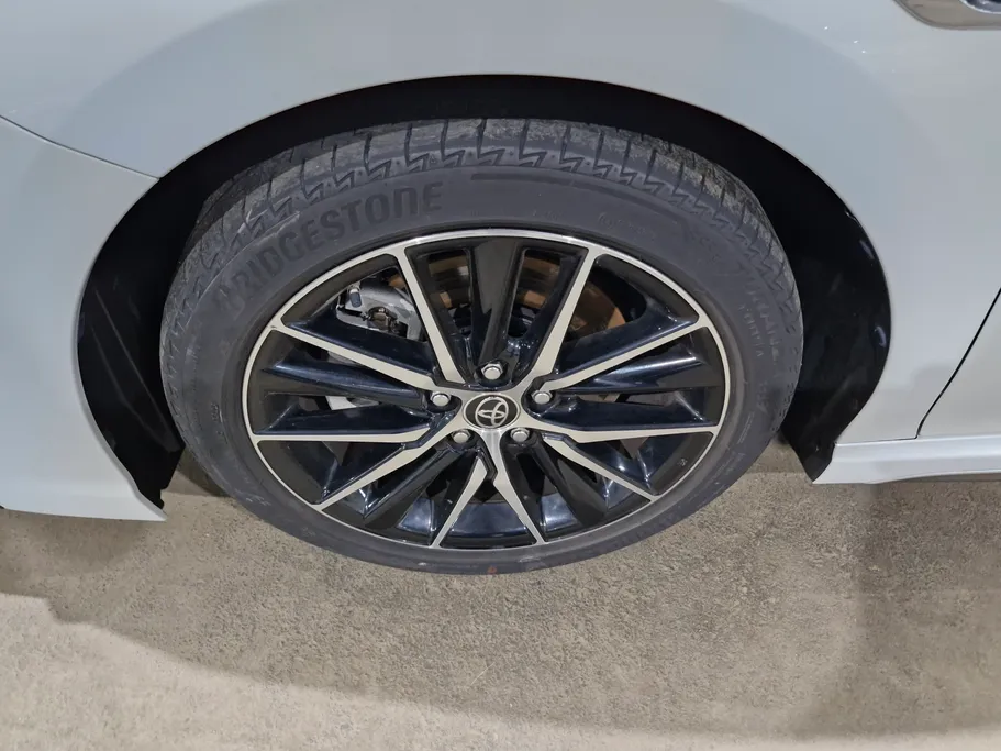 2023 Toyota Camry  SE V6 