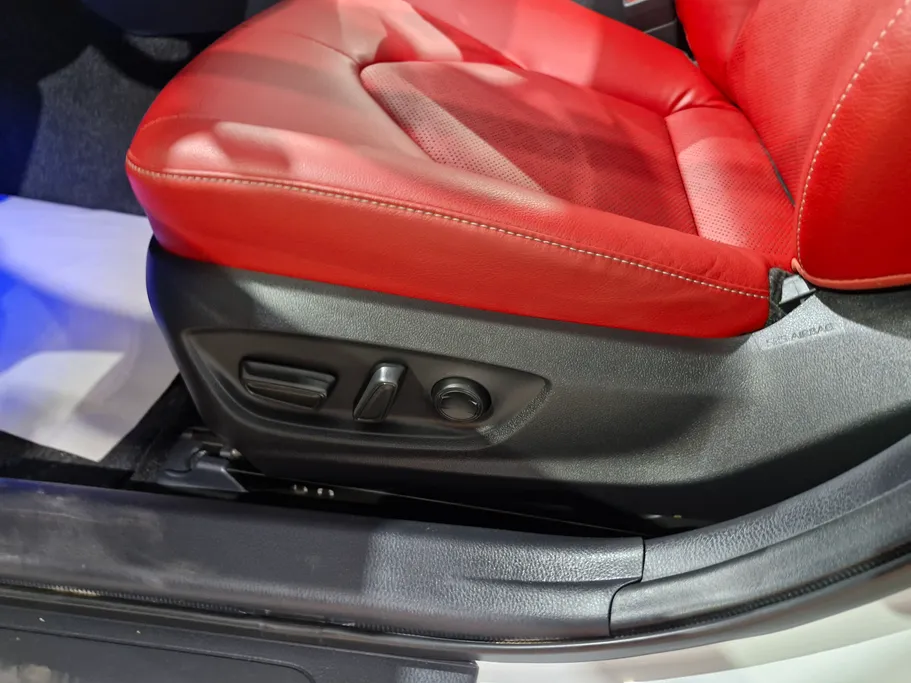 2023 Toyota Camry  SE V6 