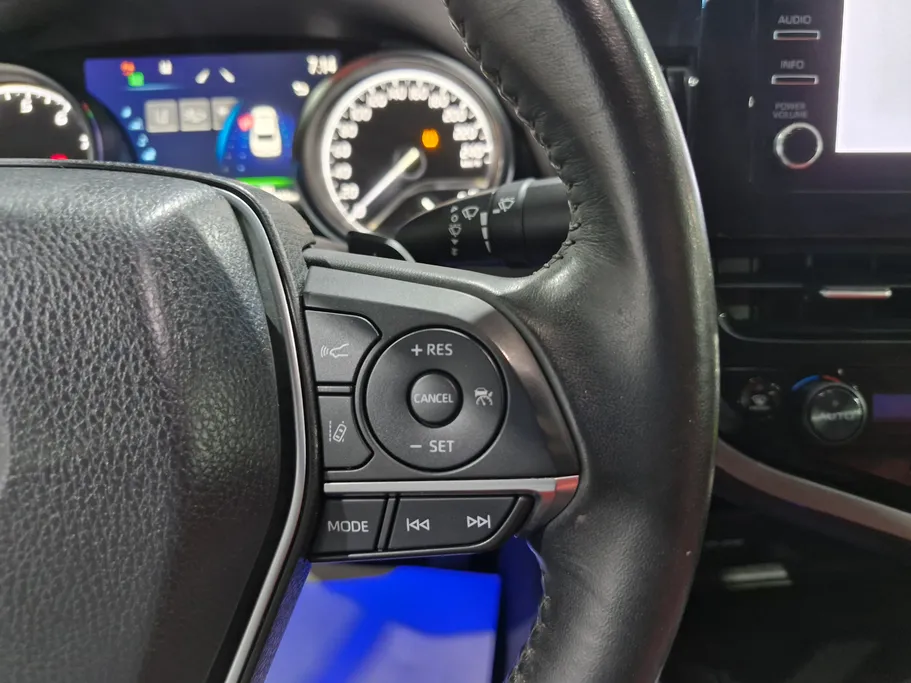 2023 Toyota Camry  SE V6 