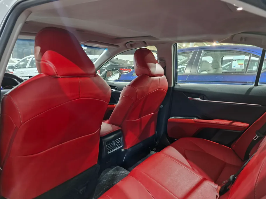 2023 Toyota Camry  SE V6 