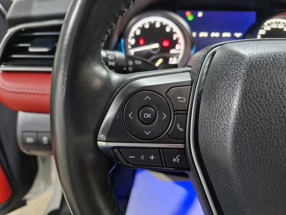 2023 Toyota Camry  SE V6 