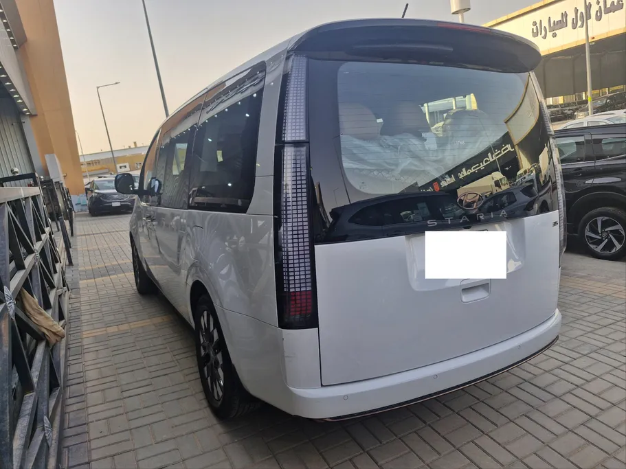 هيونداي ستاريا VIP 2024 