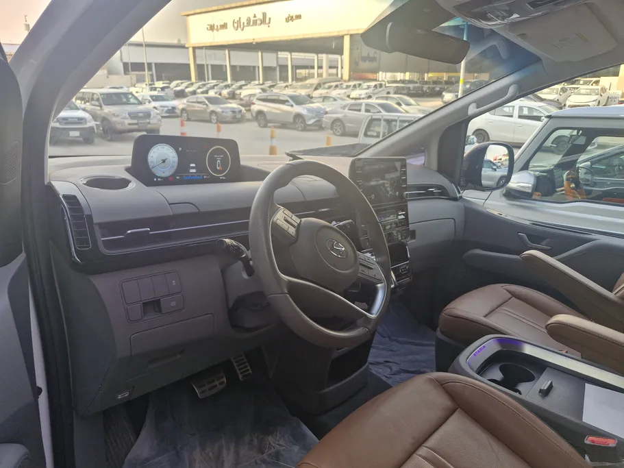 هيونداي ستاريا VIP 2024 