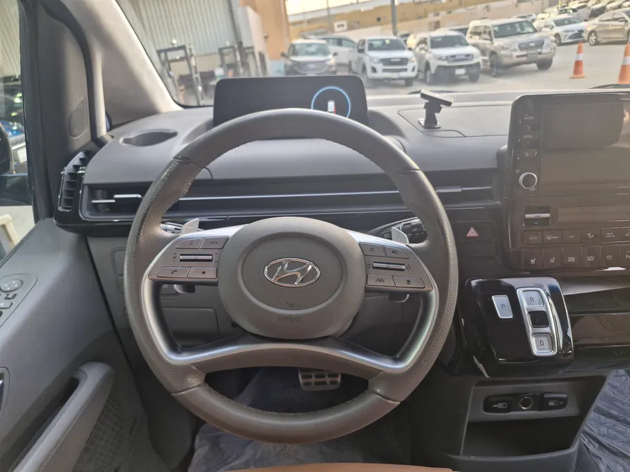 هيونداي ستاريا VIP 2024 