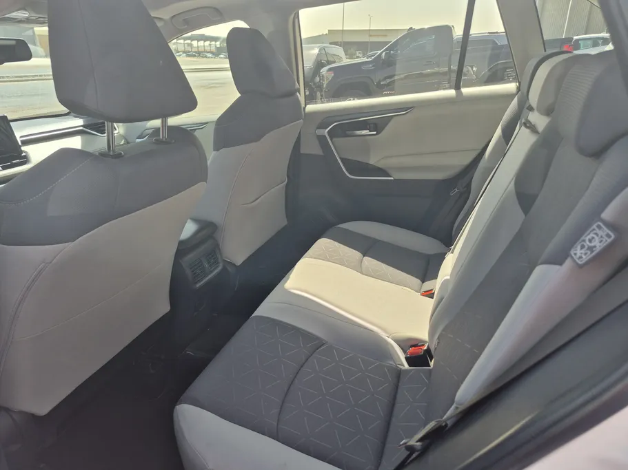 2019 Toyota RAV4 XLE 