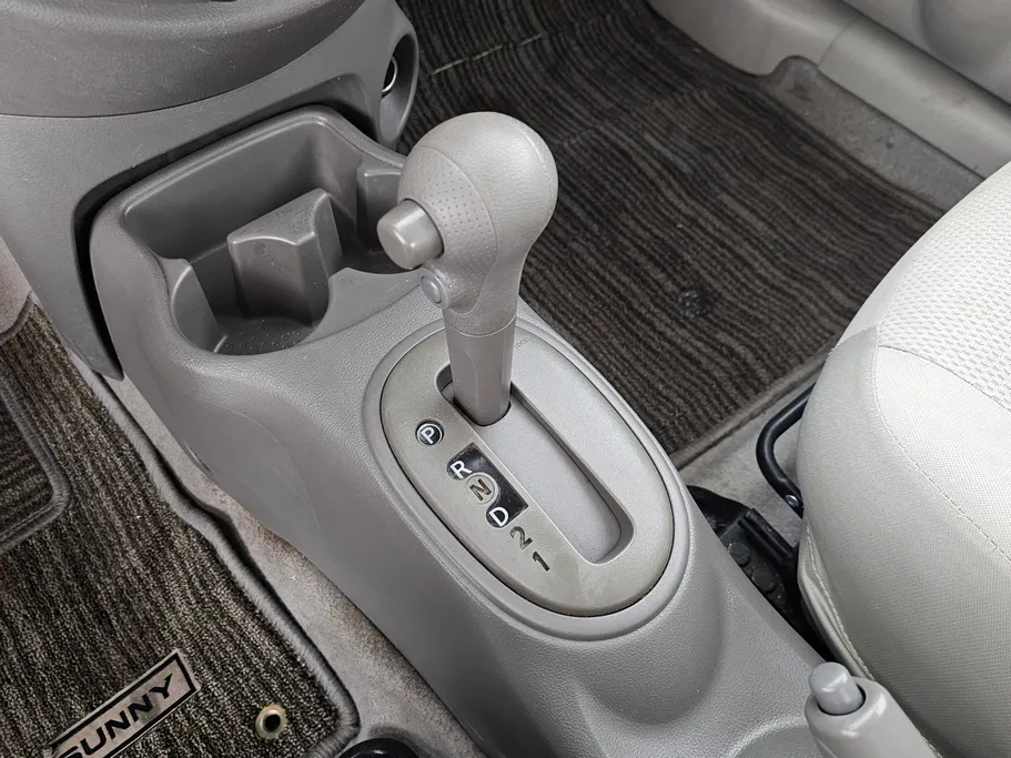2022 Nissan Sunny SV 