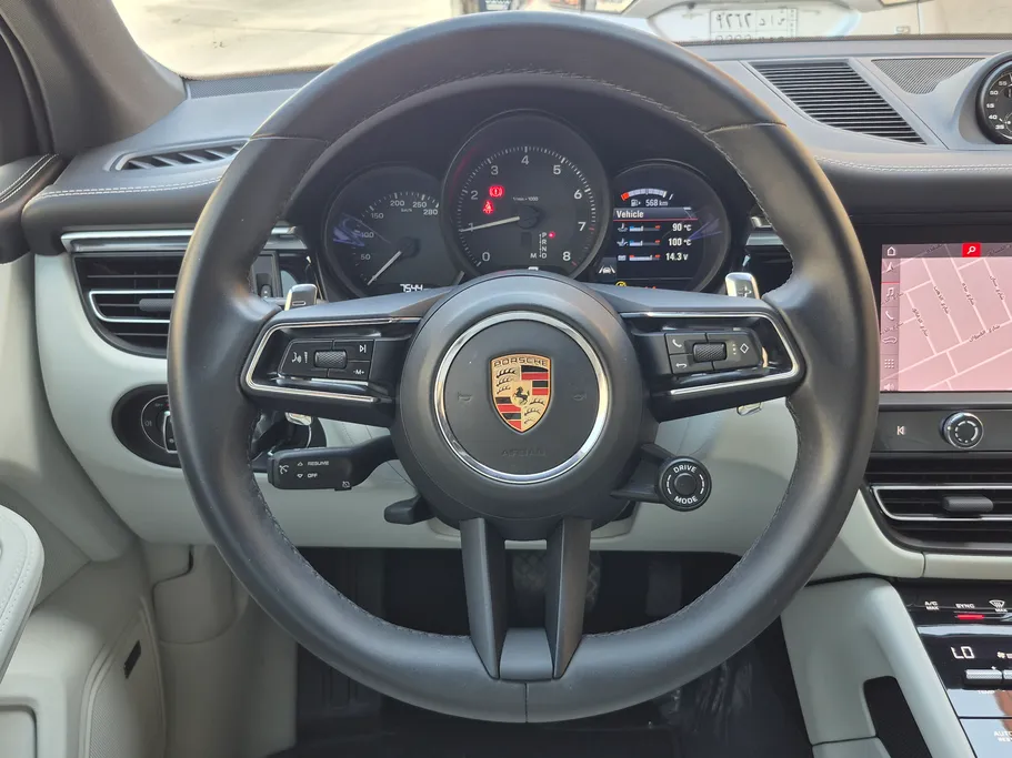 2024 Porsche Macan BASE 