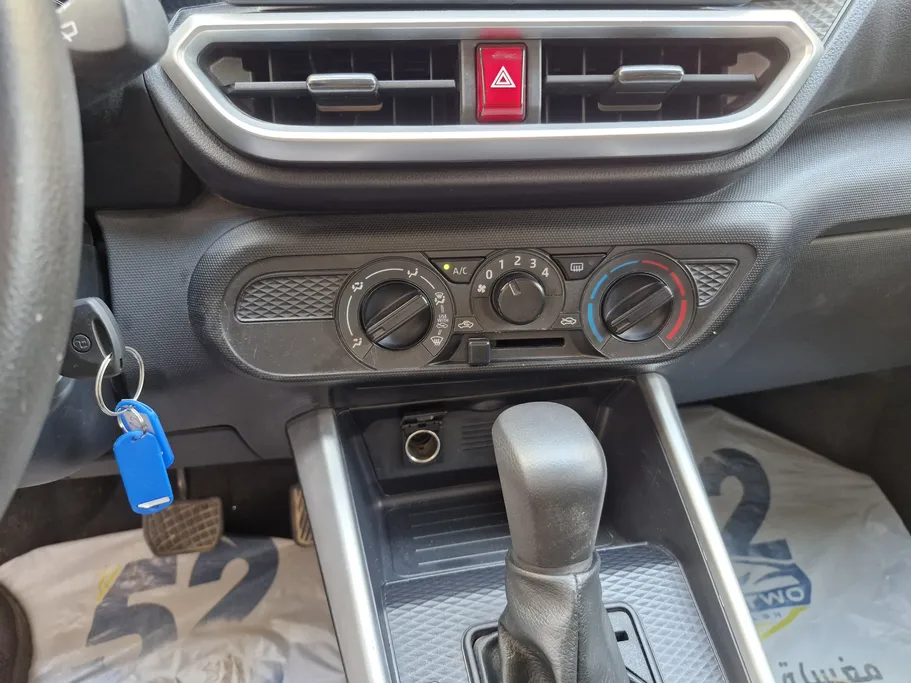 2024 Toyota Raize XLE 