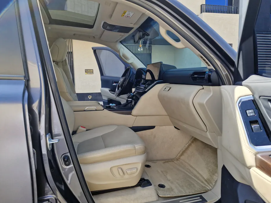 2023 Toyota Land Cruiser GXR4 