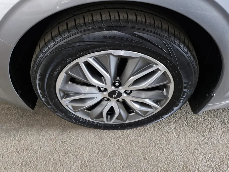 2023 Kia K5 GL 