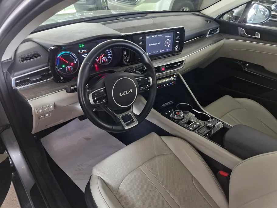 2023 Kia K5 GL 