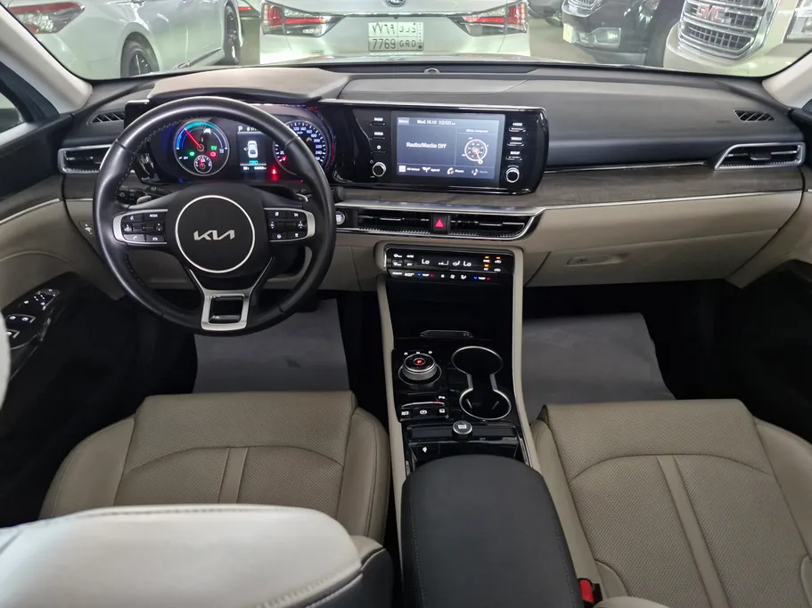 2023 Kia K5 GL 