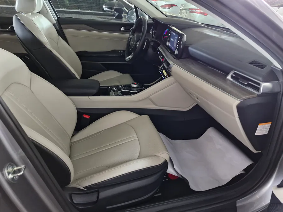 2023 Kia K5 GL 