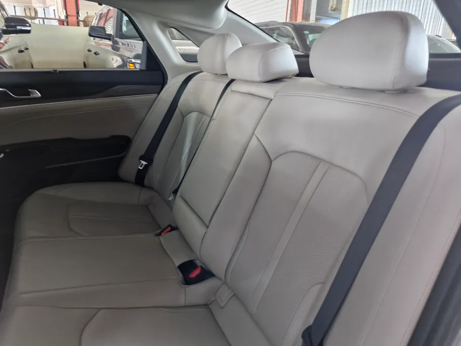 2023 Kia K5 GL 