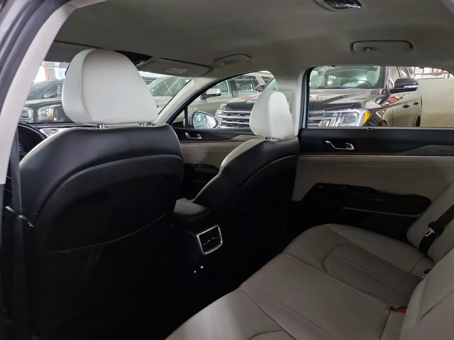 2023 Kia K5 GL 