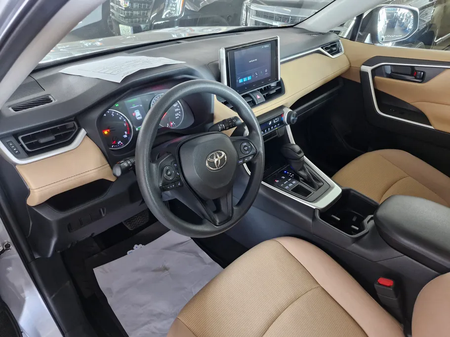 2023 Toyota RAV4 LE 