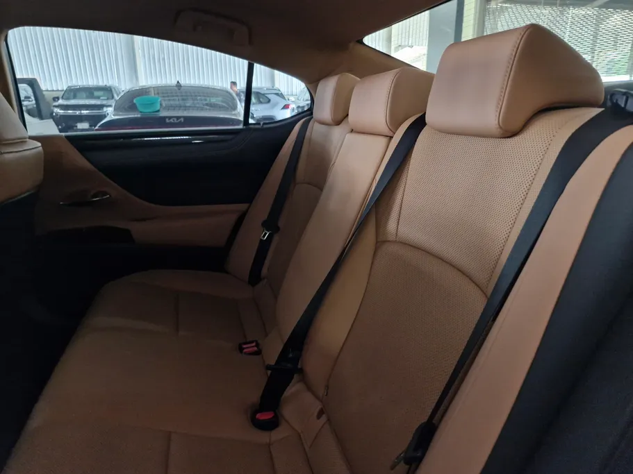 2023 Lexus ES 300 AH Hybrid  