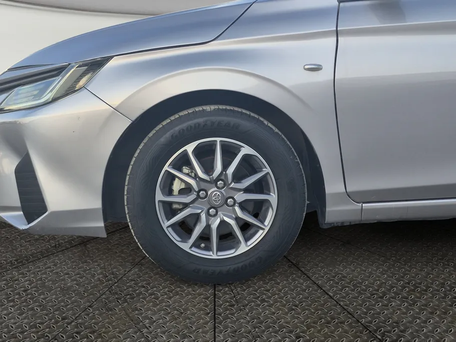 2023 Toyota Yaris  Y 