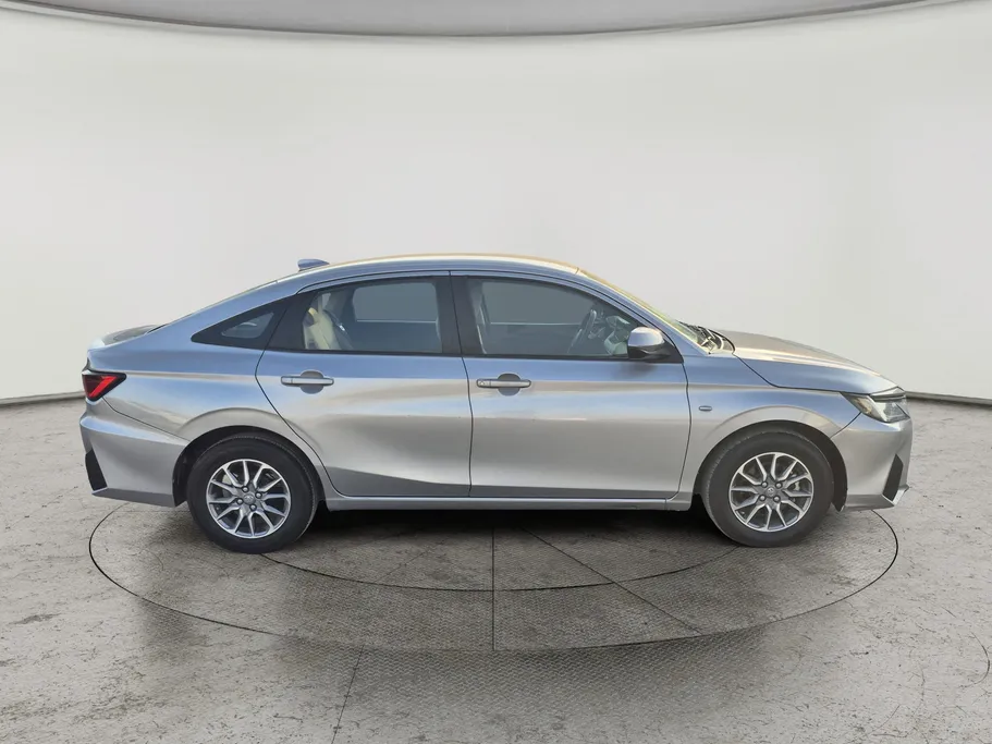 2023 Toyota Yaris  Y 