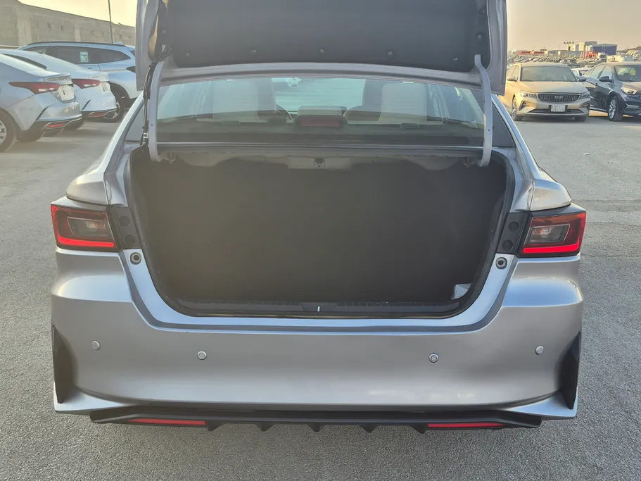 2023 Toyota Yaris  Y 