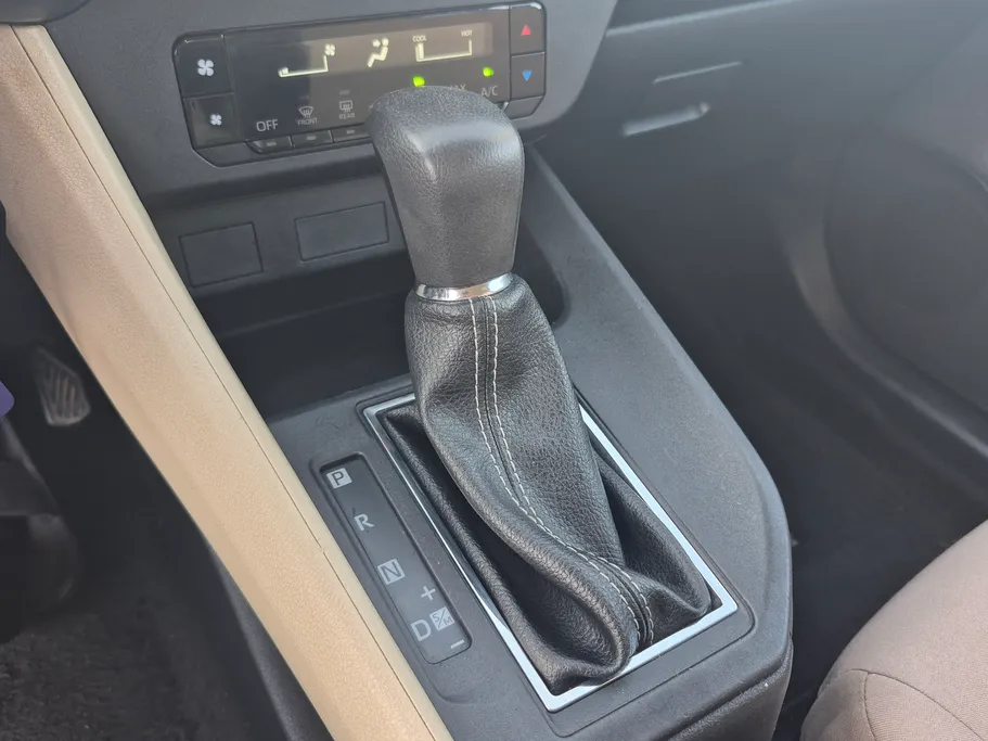 2023 Toyota Yaris  Y 