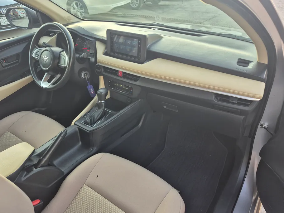 2023 Toyota Yaris  Y 