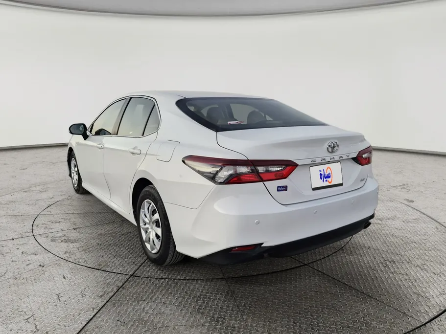 تويوتا كامري LE 2023 