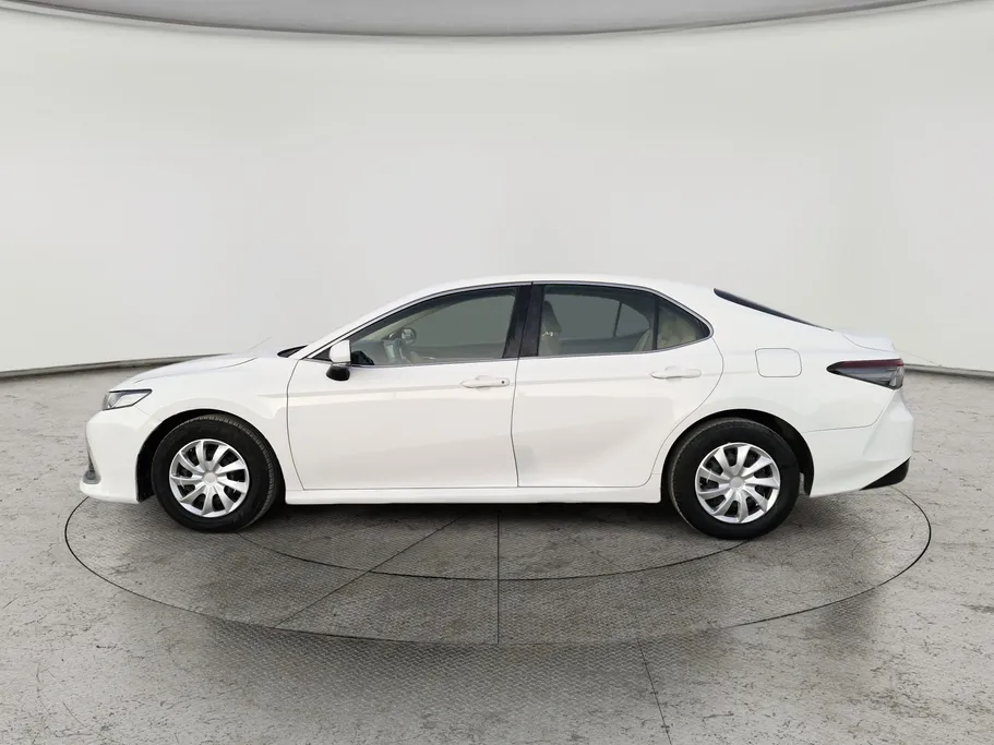 تويوتا كامري LE 2023 