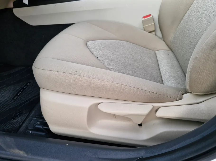 تويوتا كامري LE 2023 