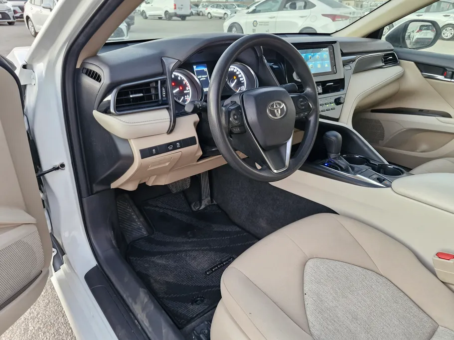 تويوتا كامري LE 2023 