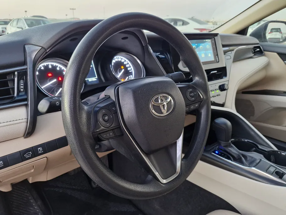 تويوتا كامري LE 2023 